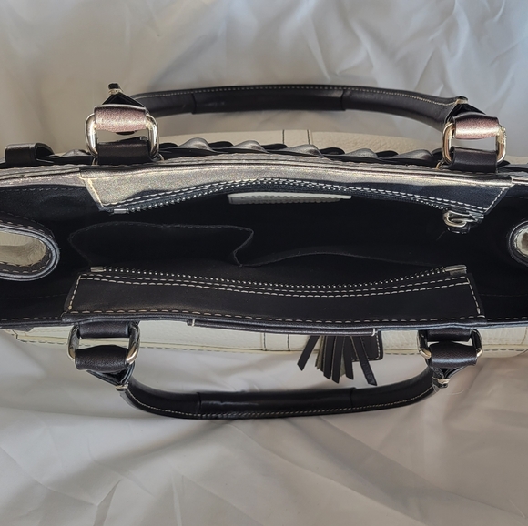 COACH Hampton white pebbled leather with black accents M1063-F13084 - Picture 5 of 8